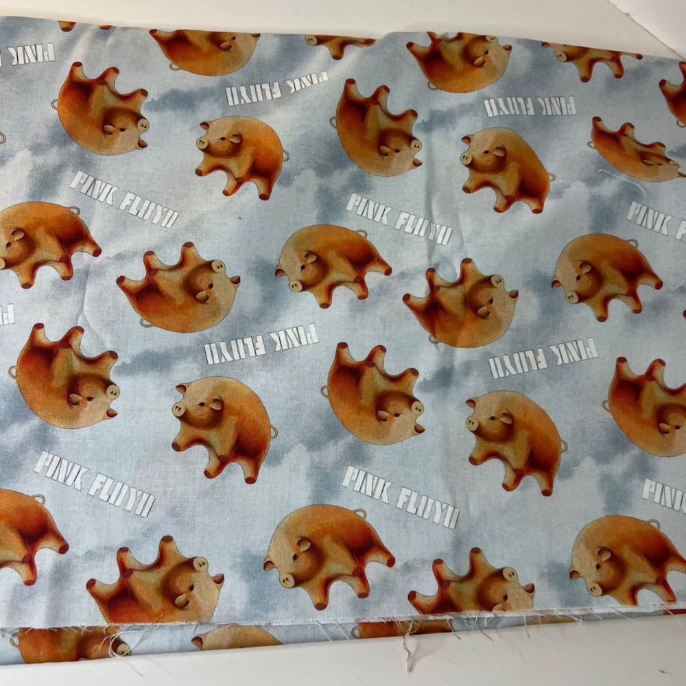 Pink Floyd‎ Animal Smog Pigs in the sky Fabric 44 x 2.75yds